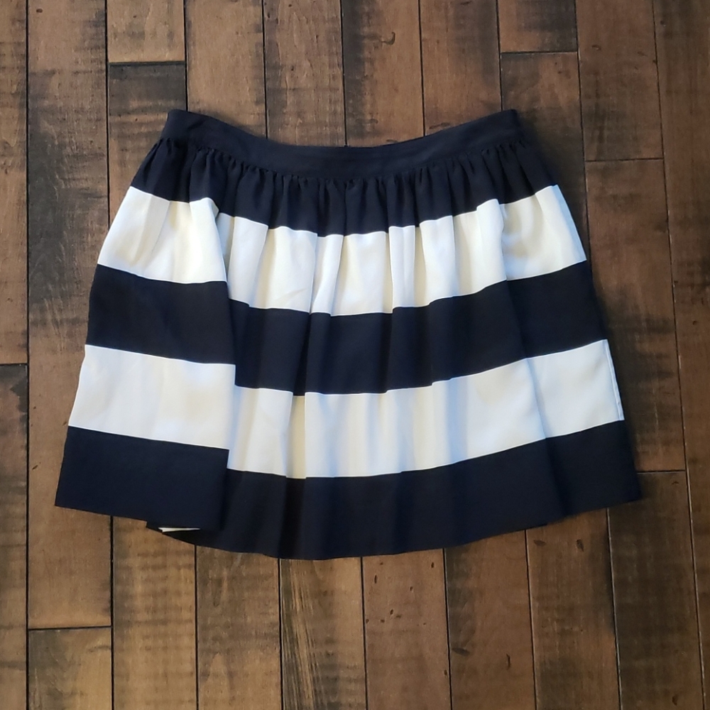 Fossil Black and cream striped mini skirt. Size 8.